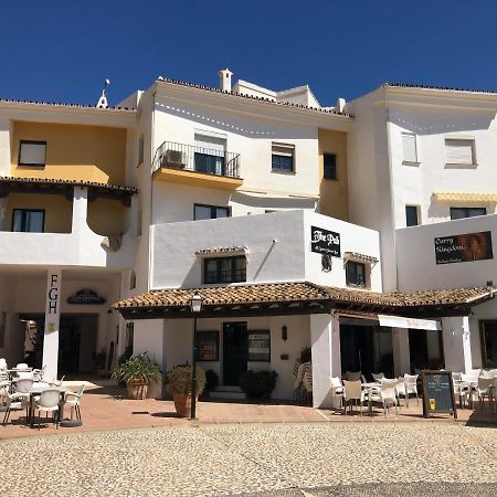 מארבלה Charming 2 Bed Apartment Next To Cabopino Beach, Spain מראה חיצוני תמונה