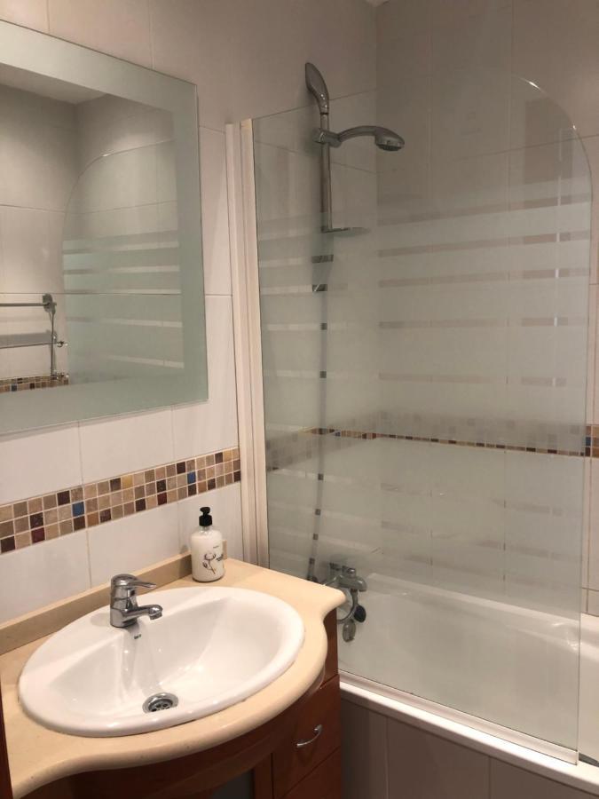 מארבלה Charming 2 Bed Apartment Next To Cabopino Beach, Spain מראה חיצוני תמונה
